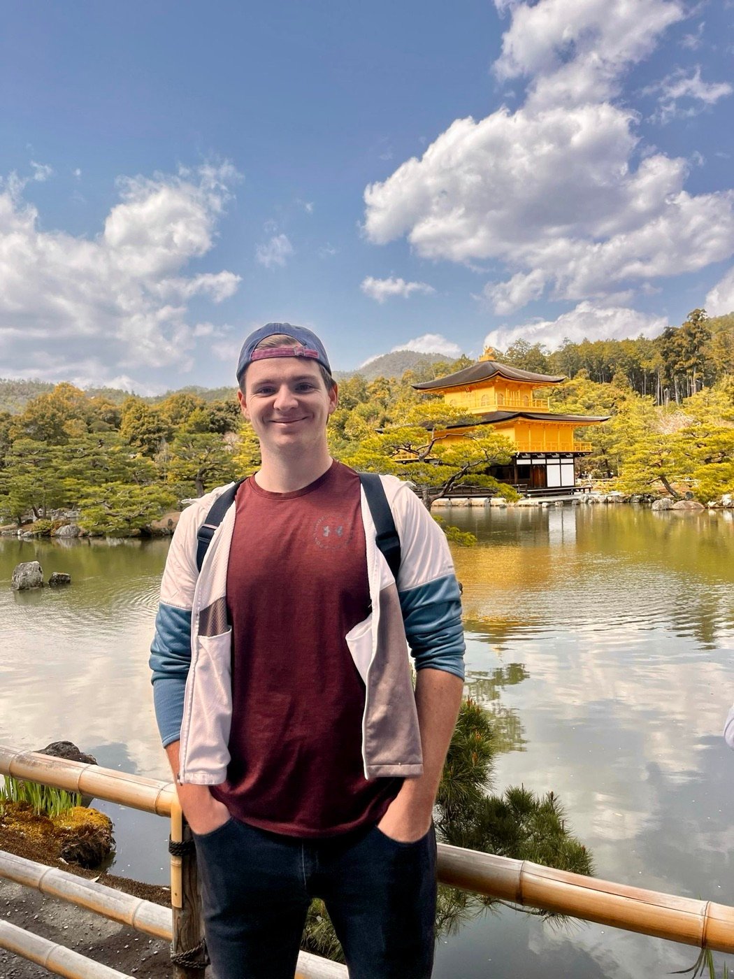 Niklas vor dem Kinkaku-ji in Kyoto